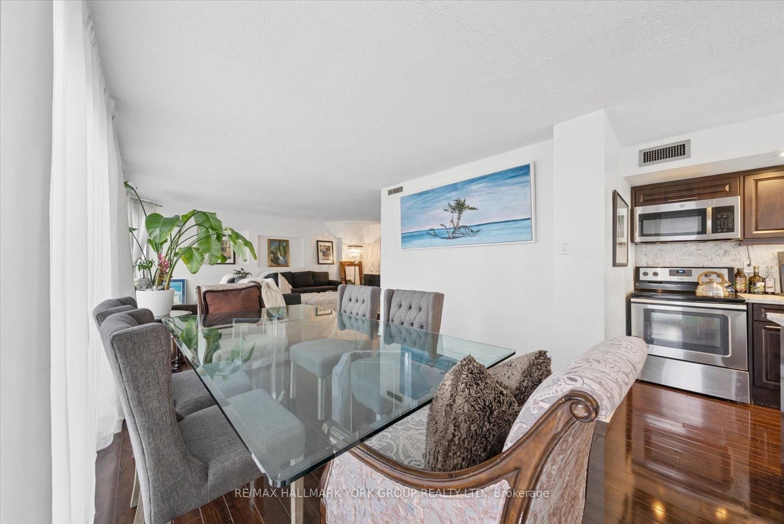 251 W Queens Quay • #705 • Toronto, ON photo 17