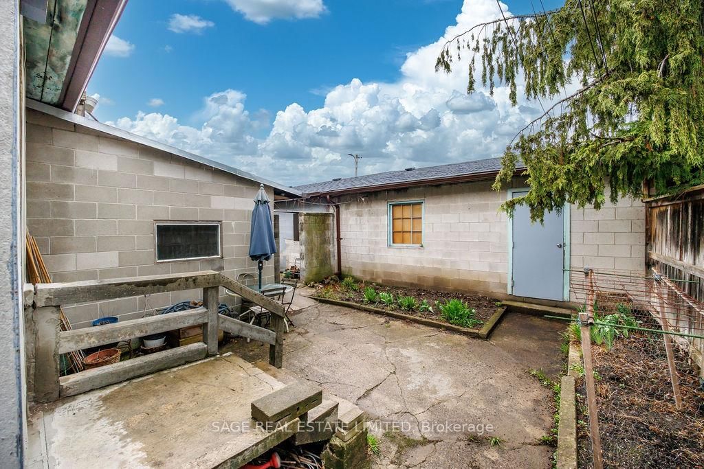278 Crawford Street • Toronto, ON photo 26