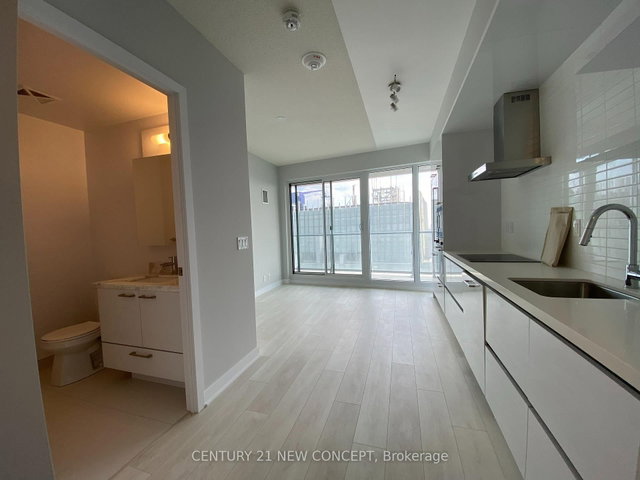 5006 - 2221 Yonge Street