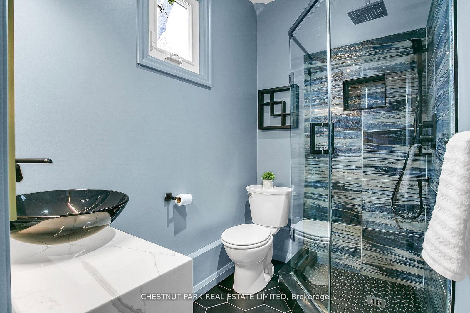 4 Biggar Avenue • Toronto, ON photo 18