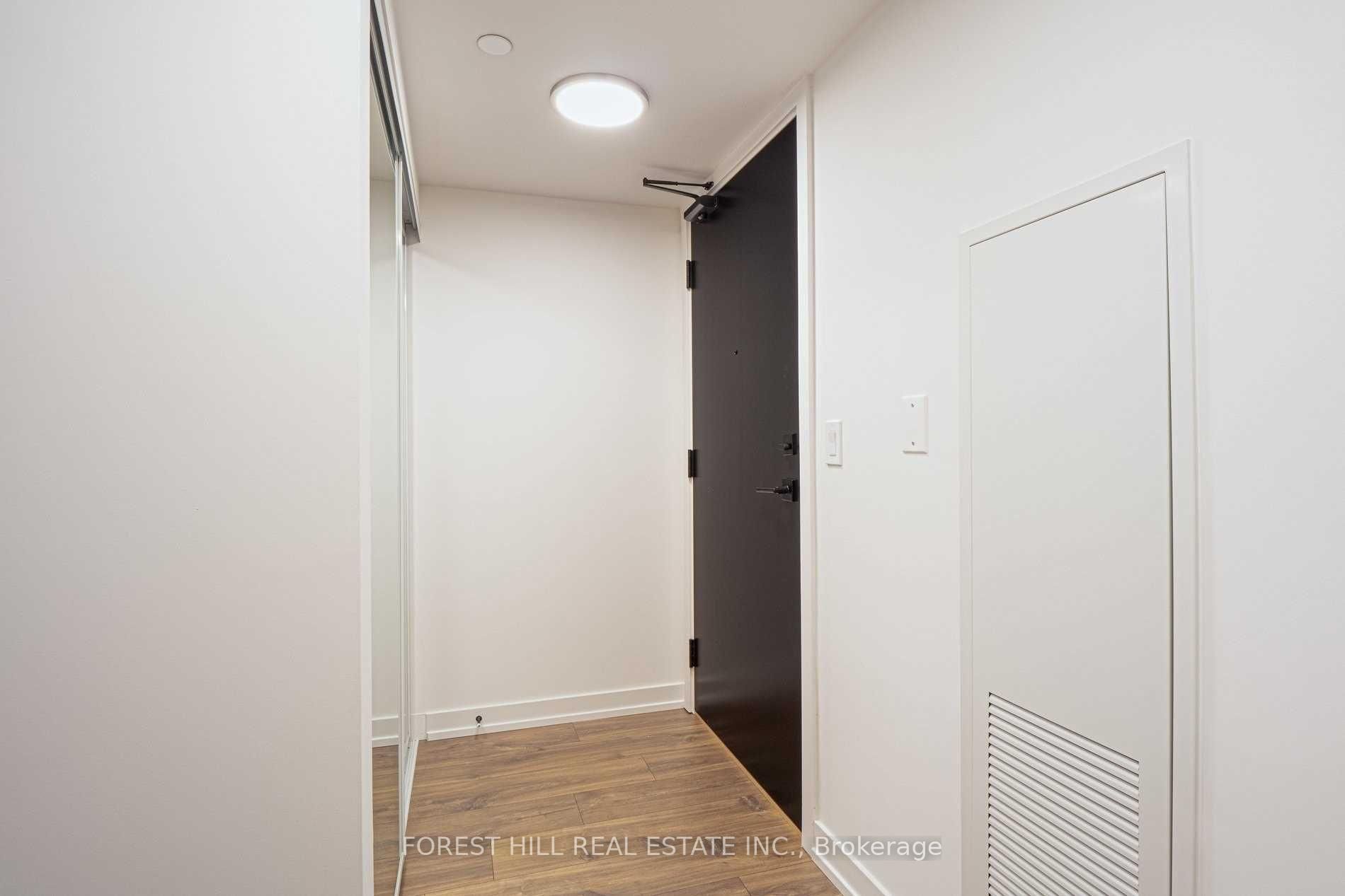 2 Augusta Avenue, Unit 407
