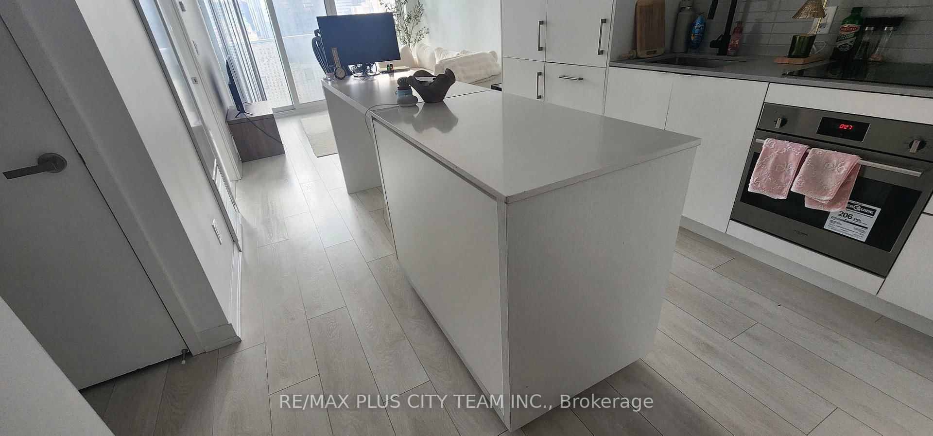 88 Harbour Street, Unit 3403