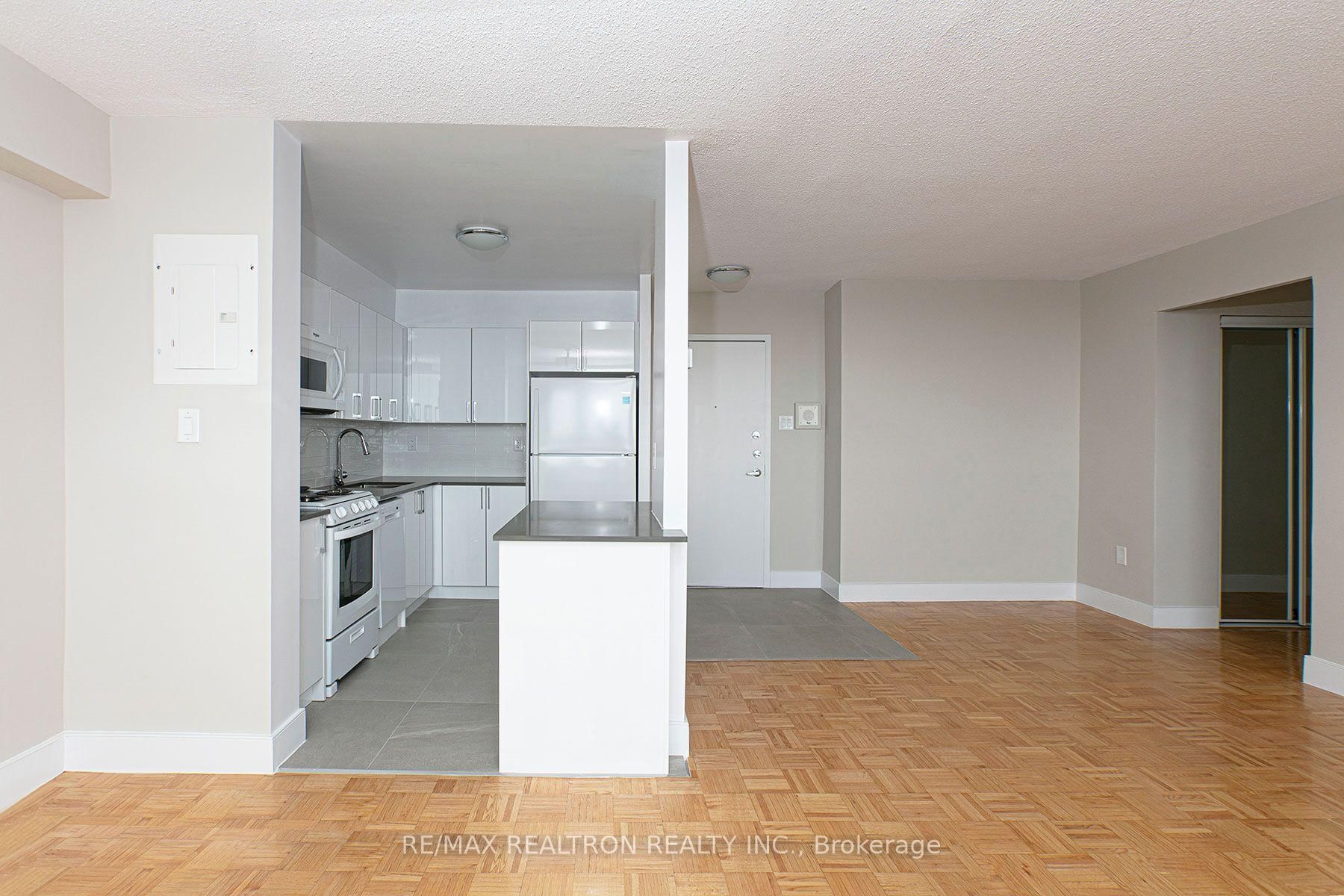 666 Spadina Avenue, Unit 903