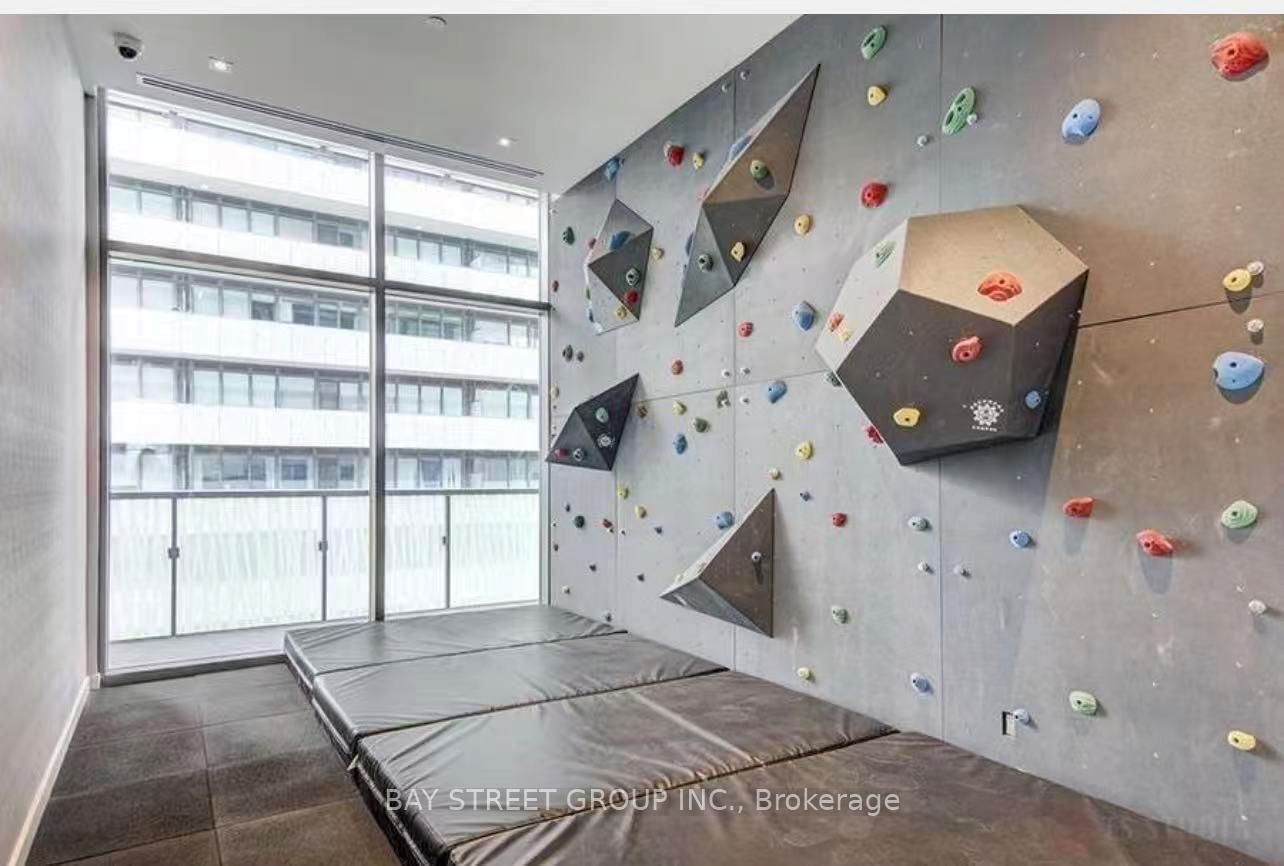 50 E Charles Street • #902 • Toronto, ON photo 6