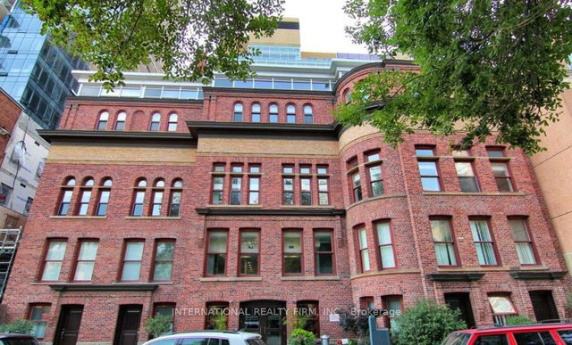 1112 - 11 St Joseph Street