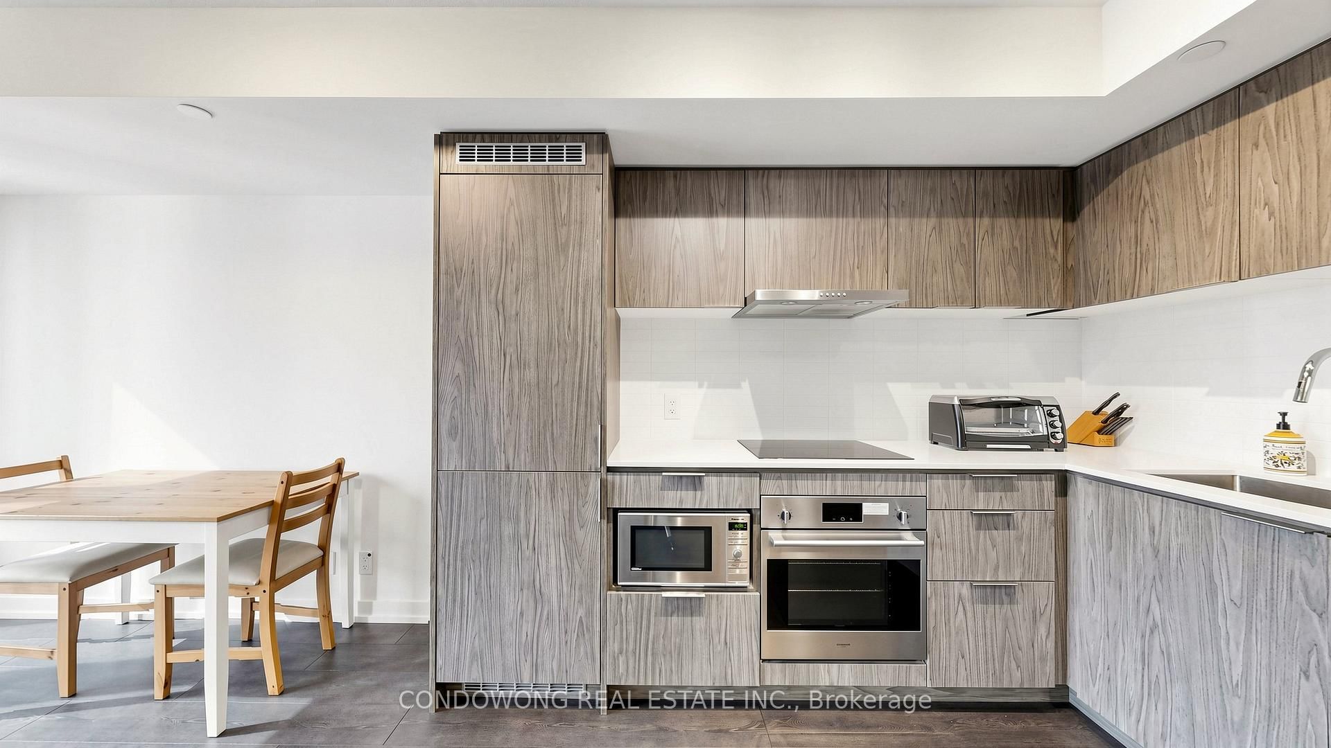 60 Shuter Street, Unit 616