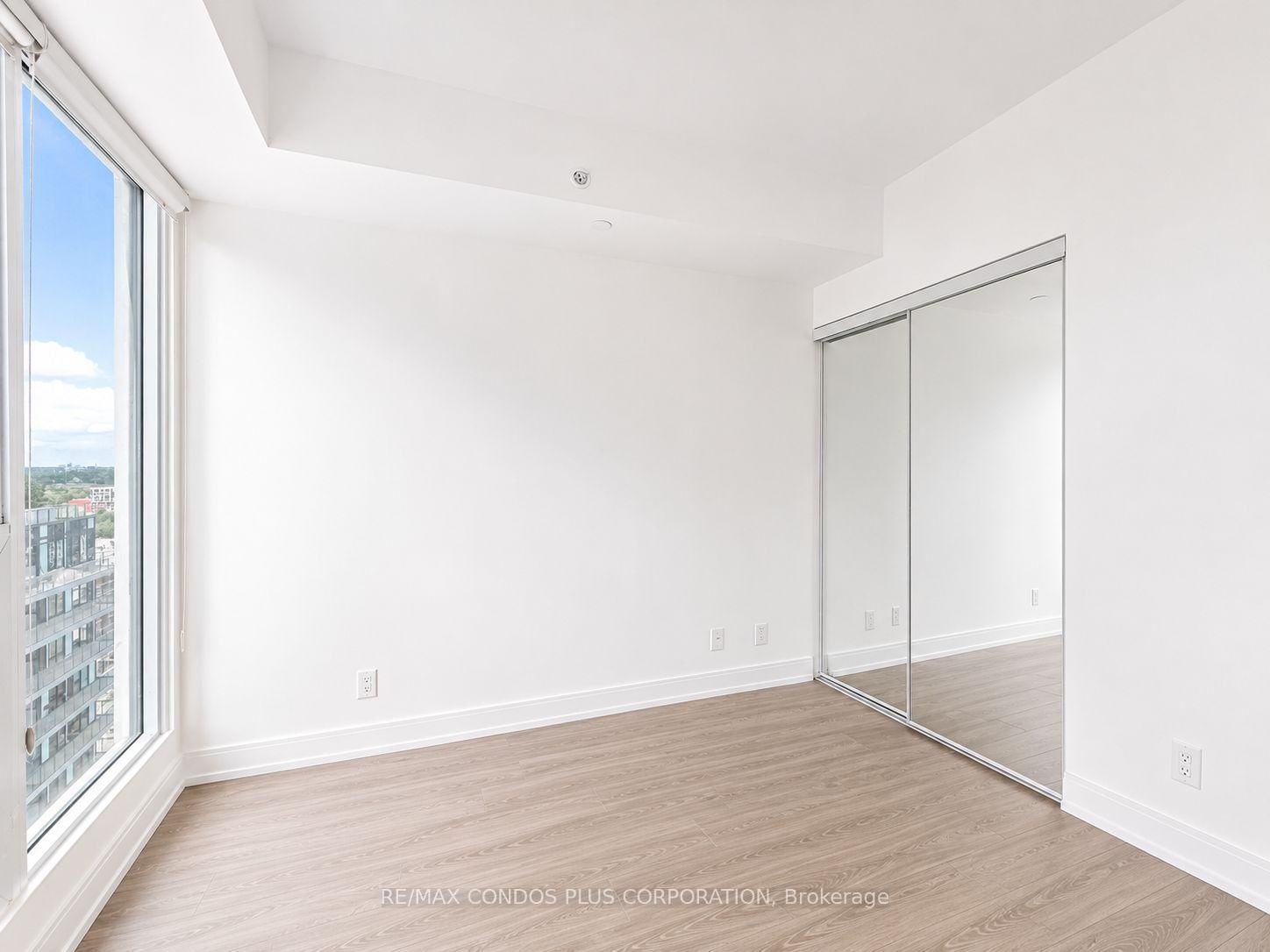 181 Dundas Street E, Unit 2215