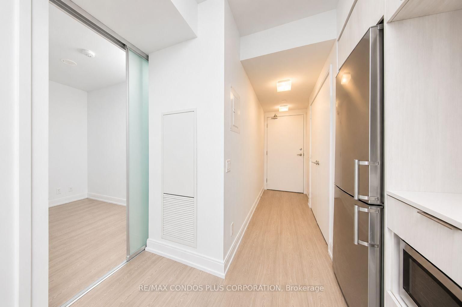 181 Dundas Street E, Unit 2215