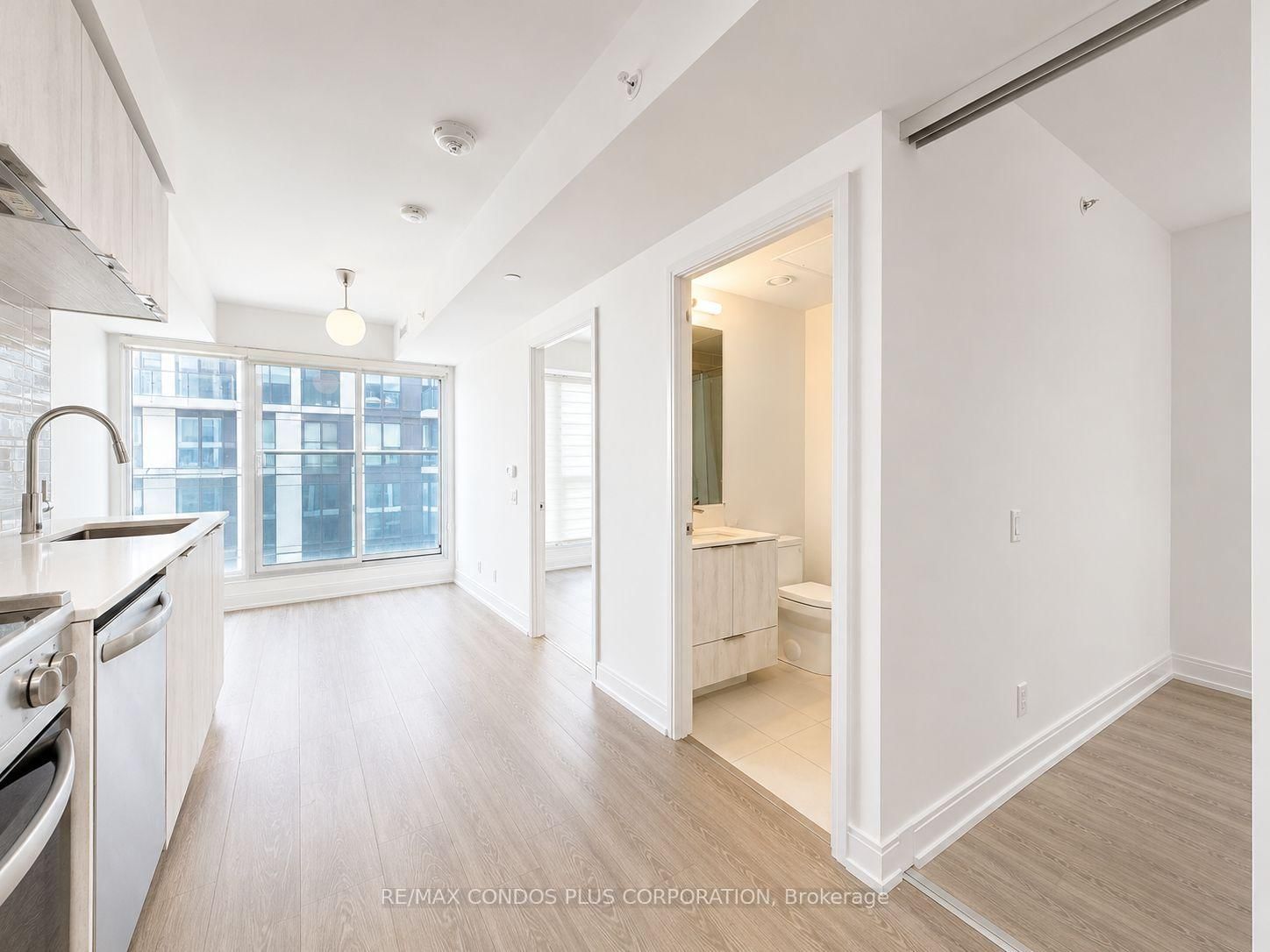 181 Dundas Street E, Unit 2215
