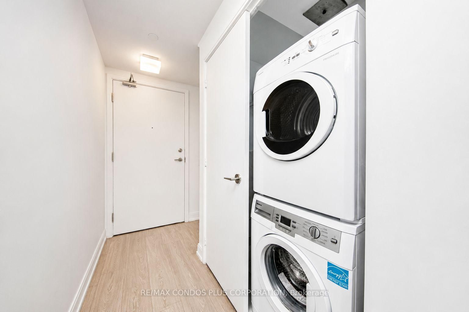 181 Dundas Street E, Unit 2215