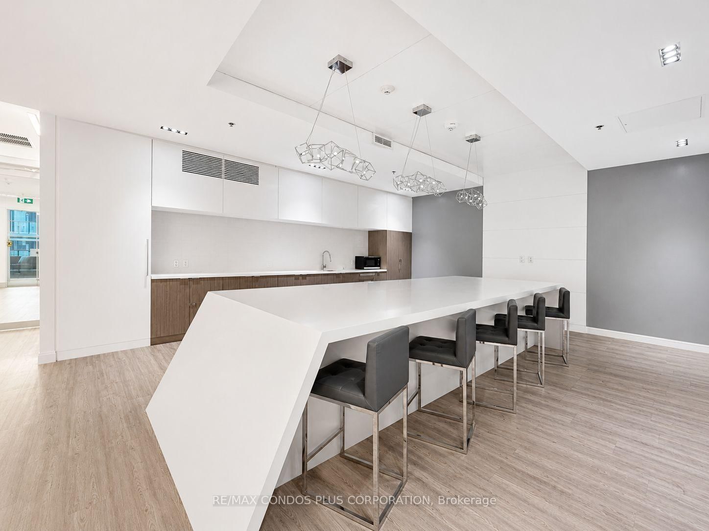 181 Dundas Street E, Unit 2215
