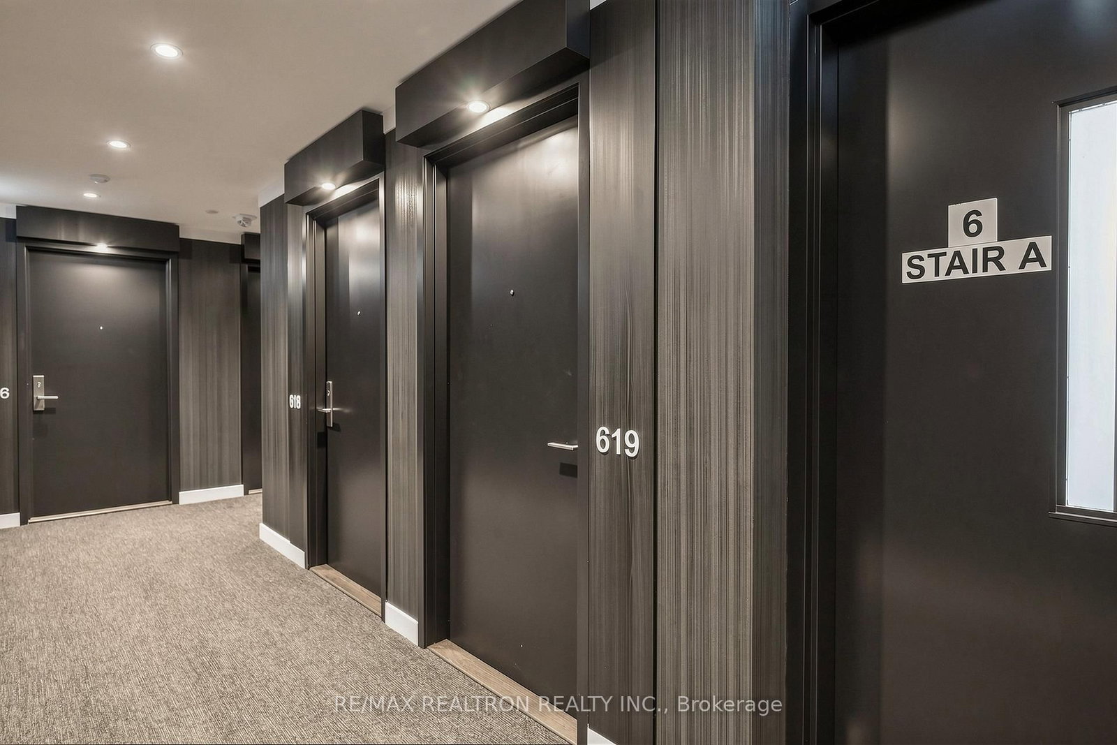 20 Edward Street • #619 • Toronto, ON photo 36