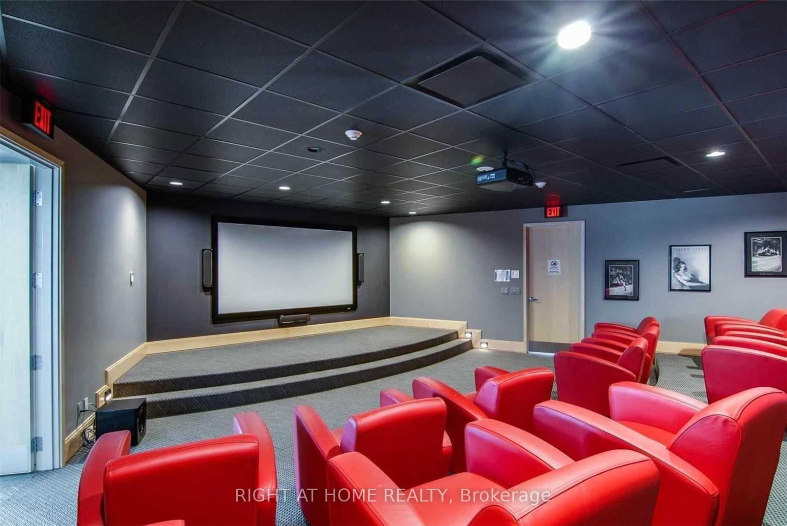 10 Yonge Street • #1706 • Toronto, ON photo 35