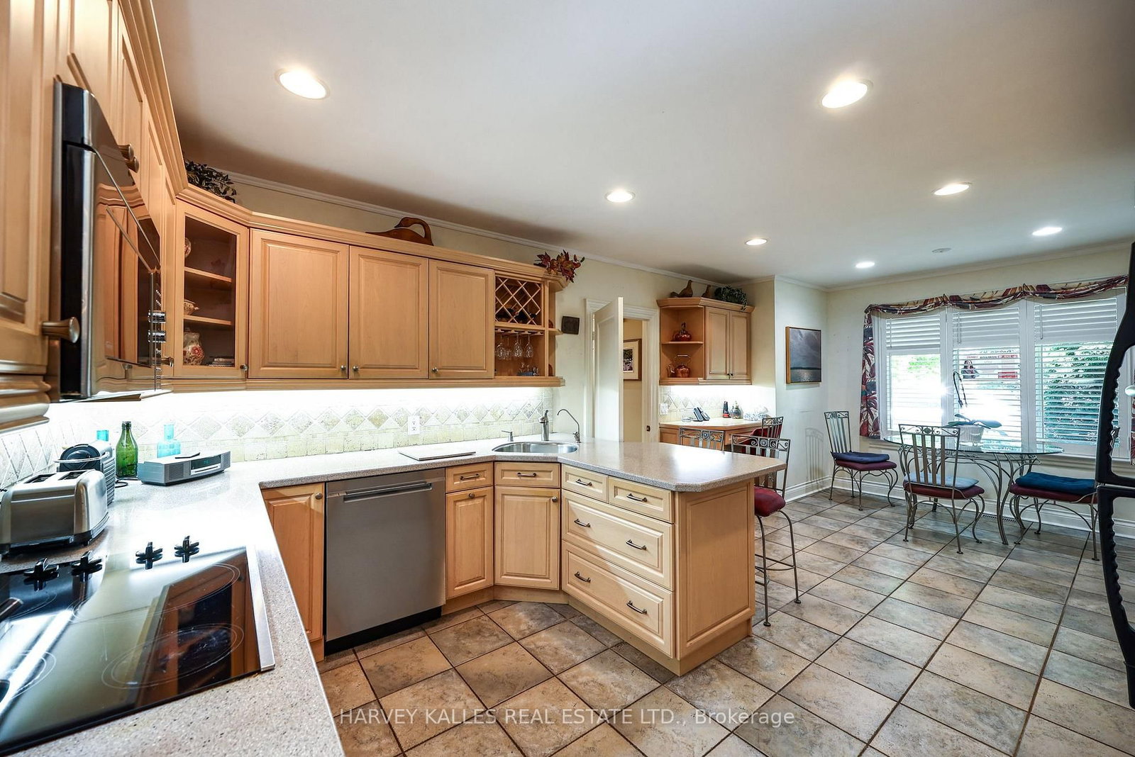 176 Old Yonge Street • Toronto, ON photo 15