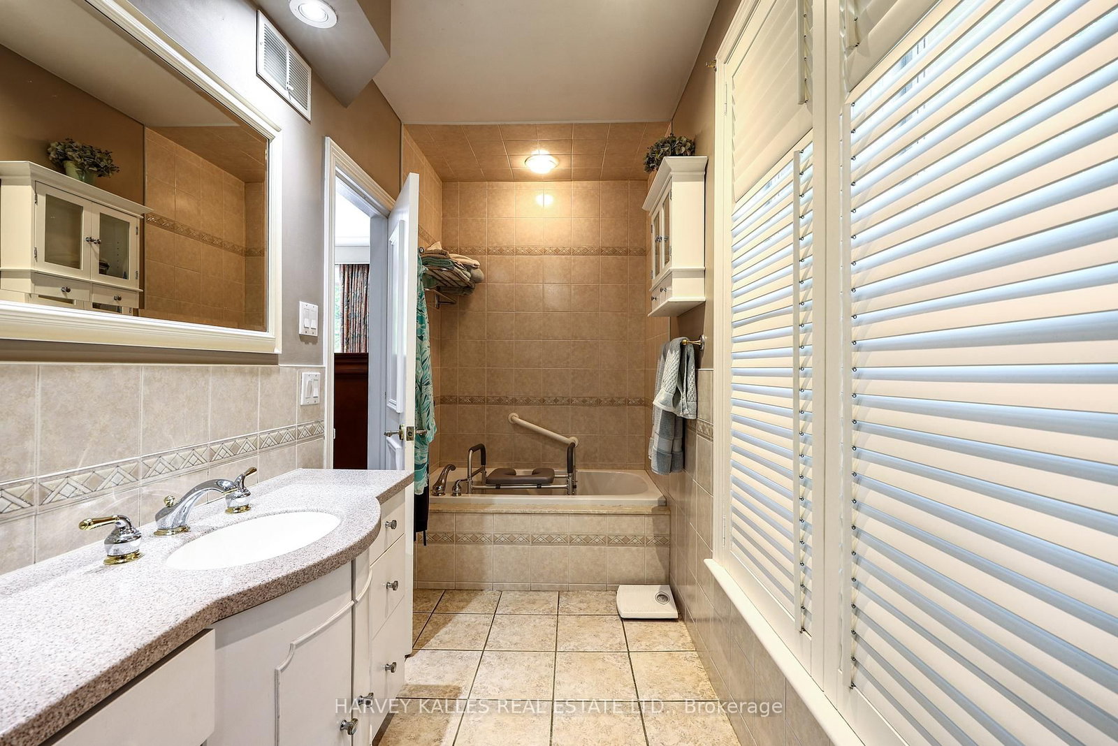 176 Old Yonge Street • Toronto, ON photo 30