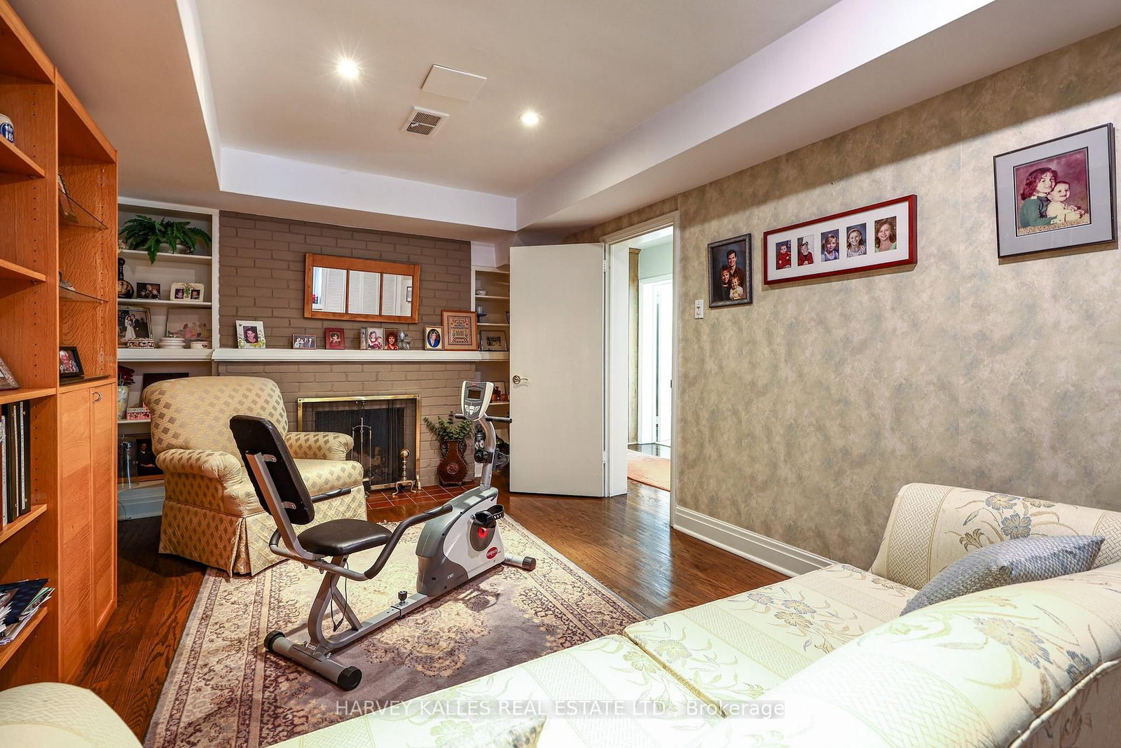 176 Old Yonge Street • Toronto, ON photo 40