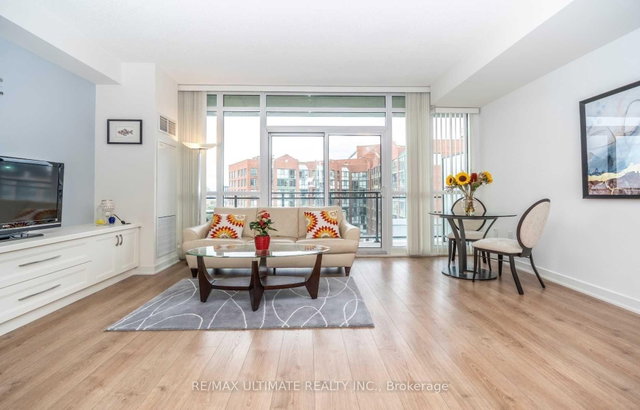 905 - 775 King Street W
