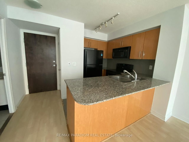 1503 - 16 Yonge Street