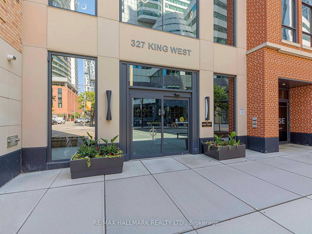 1703 - 327 King Street W