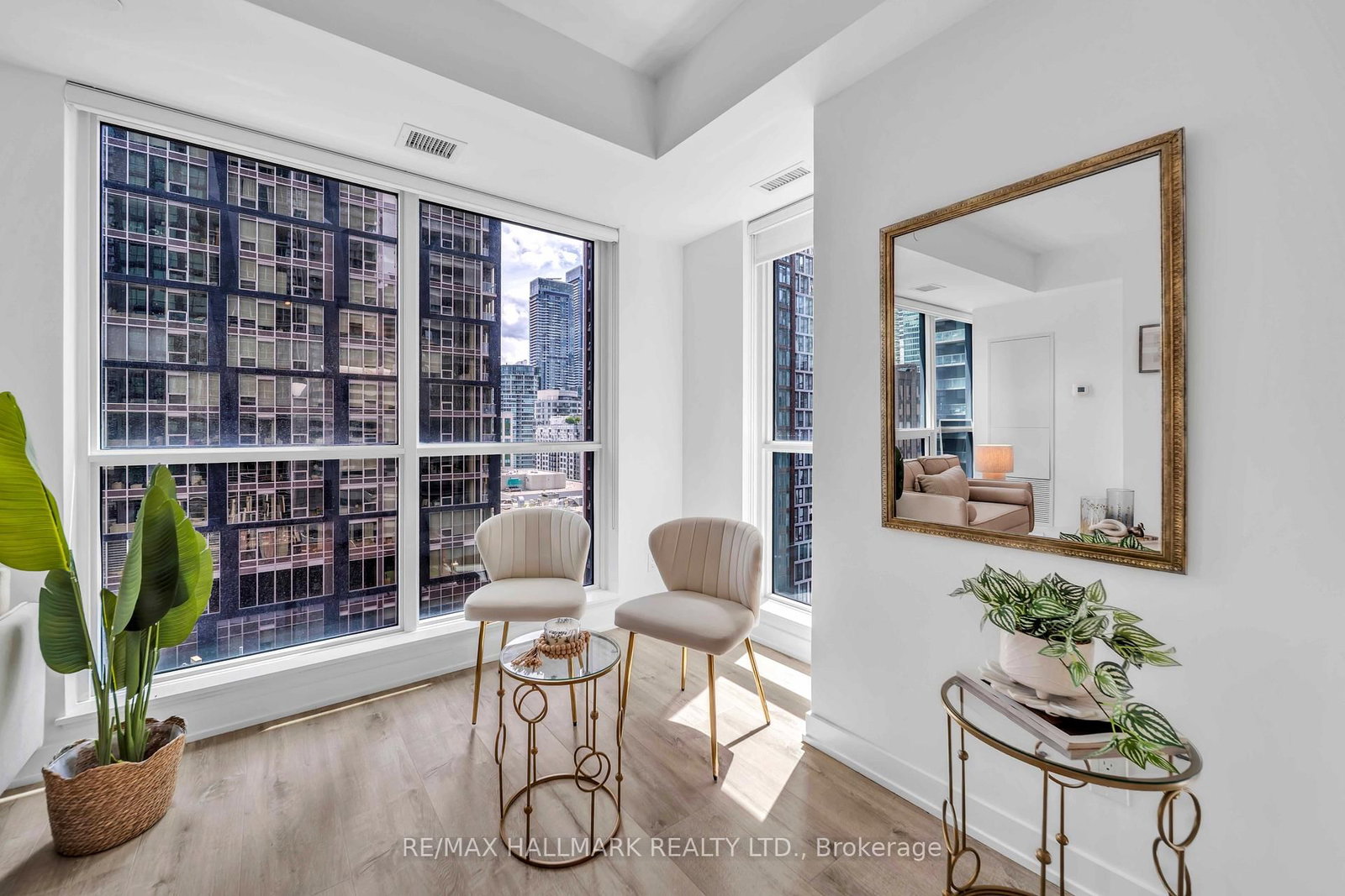 Inside 500-599 sq ft