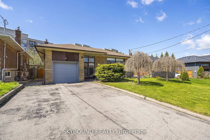 44 Tinder Crescent