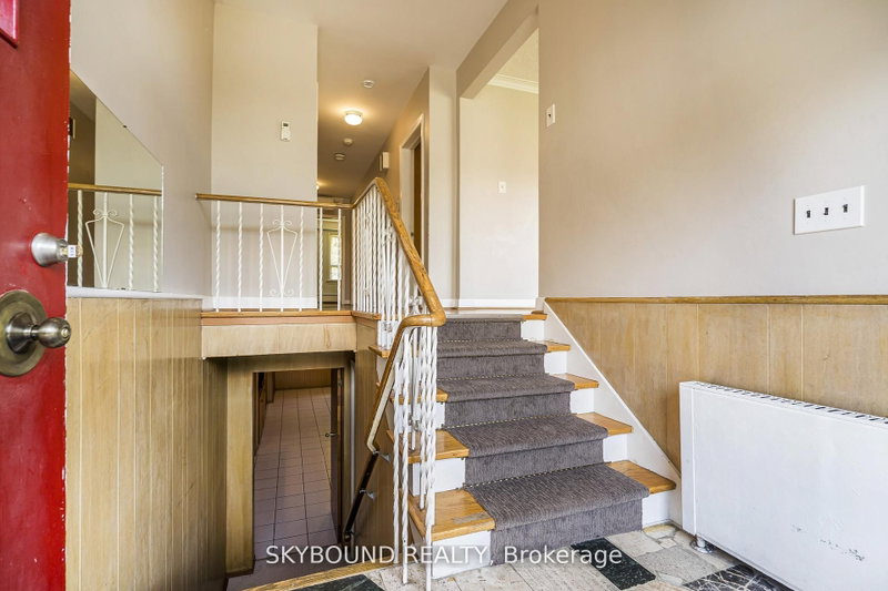 44 Tinder Crescent