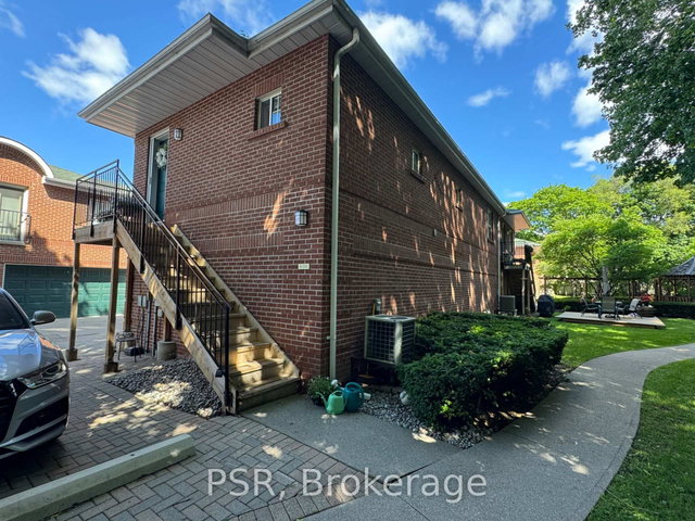 CH1 - 1361 Bayview Avenue