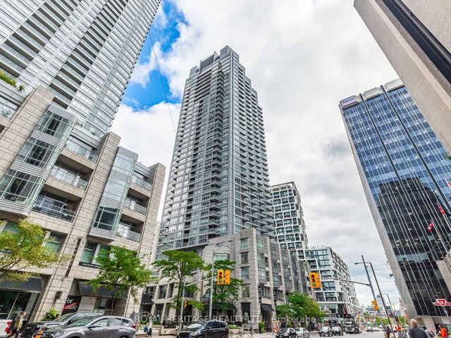 2305 - 2181 Yonge Street