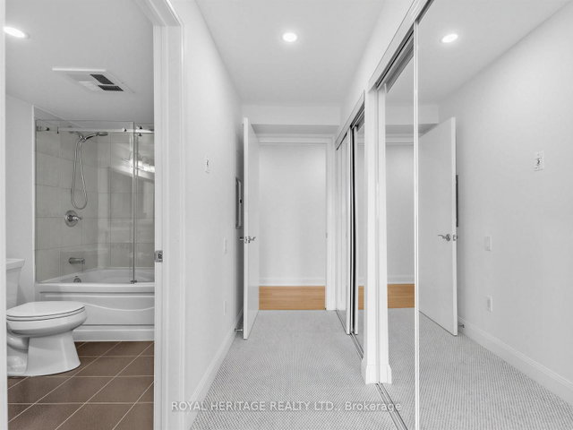 2305 - 2181 Yonge Street