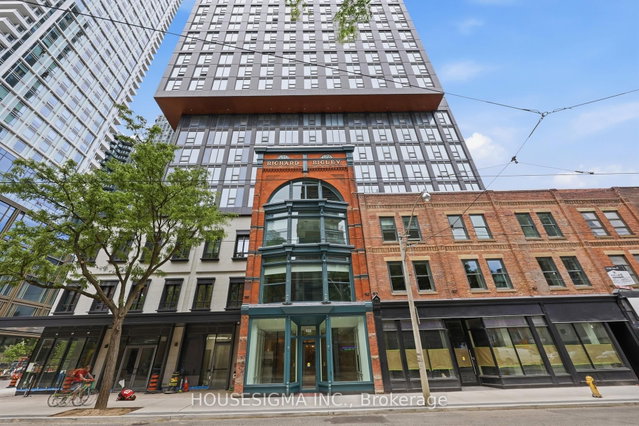 2706 - 100 Queen Street E
