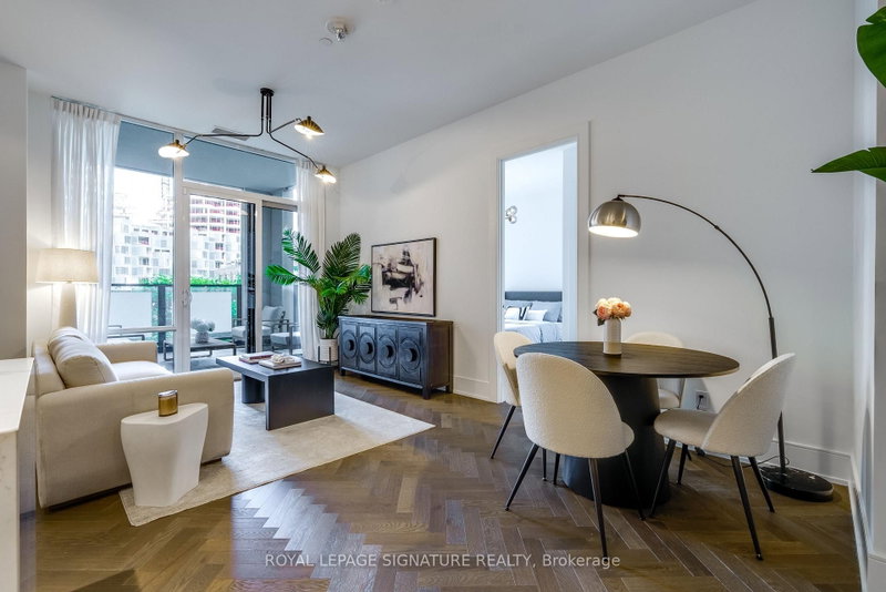 312 - 455 Wellington Street W