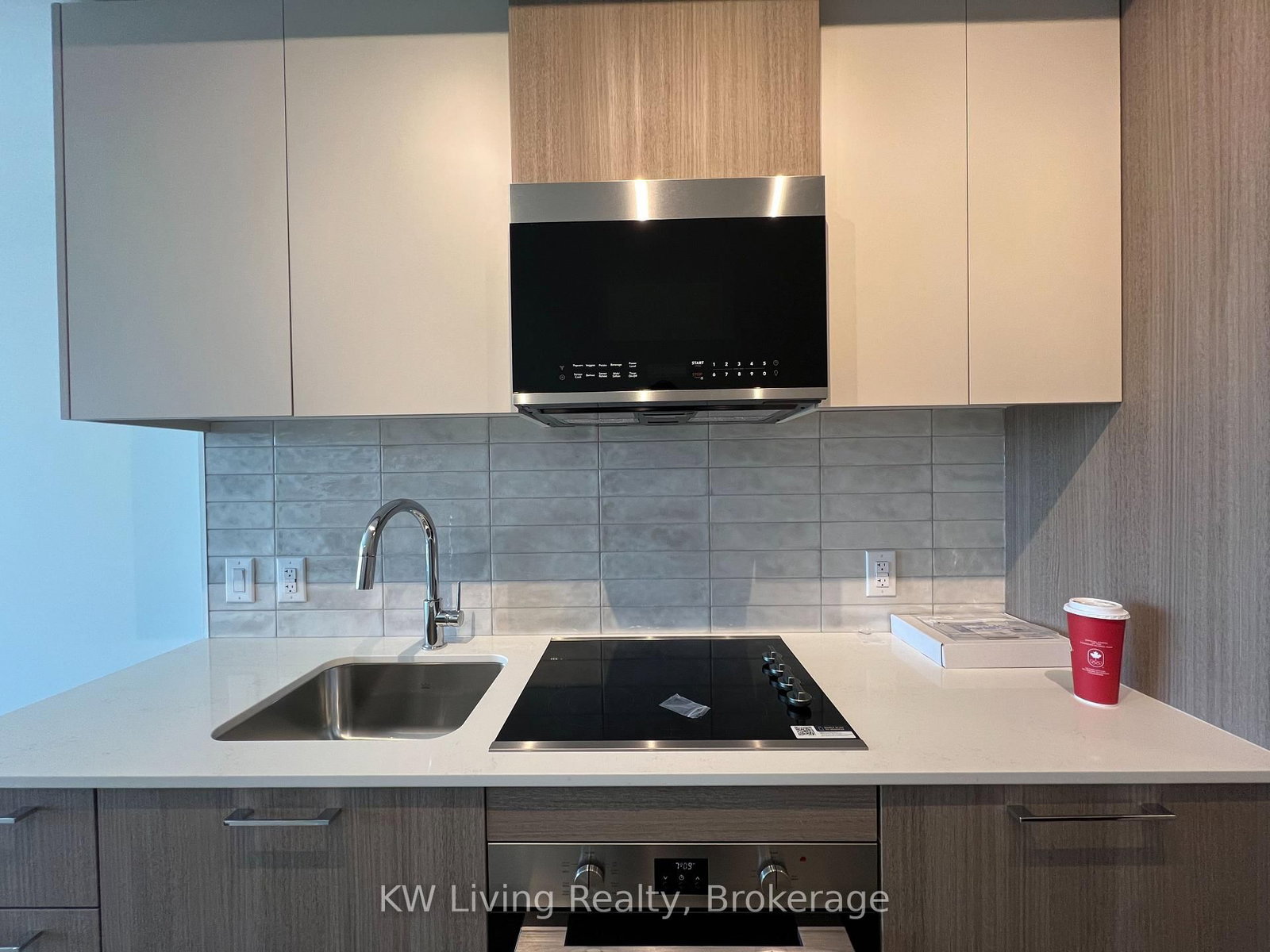 2001-10 Oak Street, Toronto, ON, photo 4