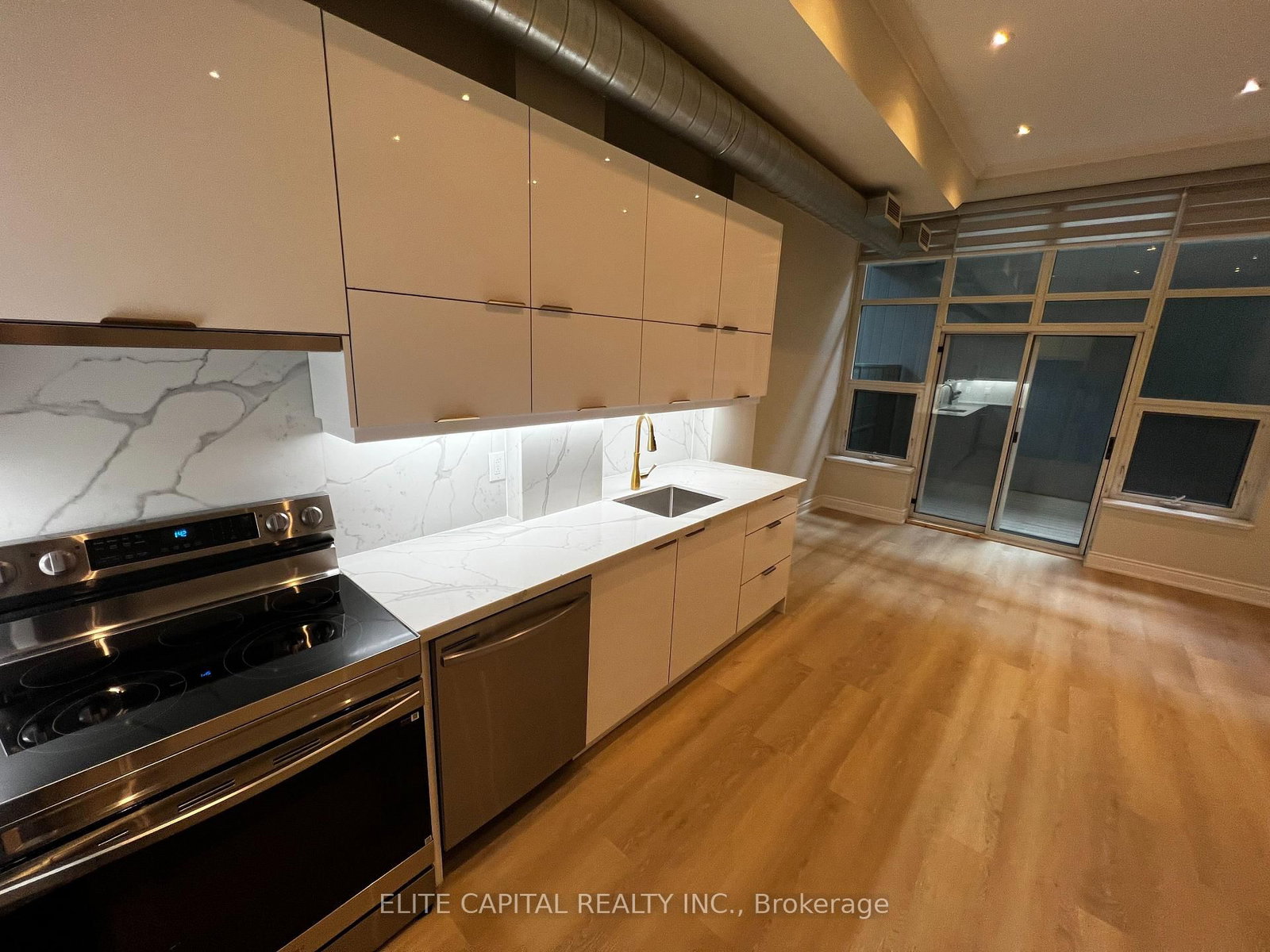 B02-135 Dalhousie Street, Toronto, ON, photo 3
