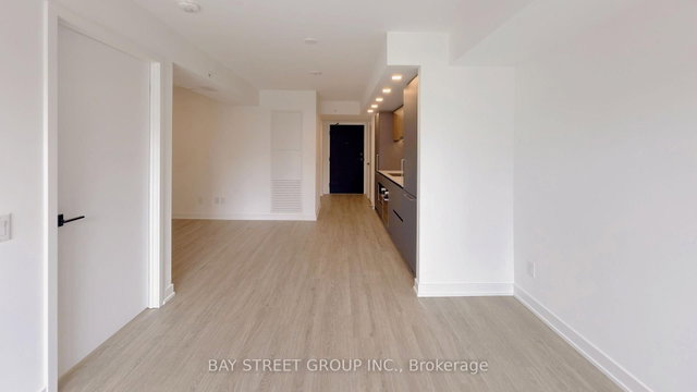 1211 - 609 Sherbourne Street