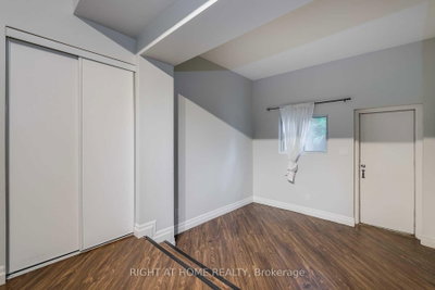 173-175 Madison Avenue • Toronto, ON