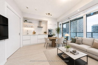 2211 - 2221 Yonge Street
