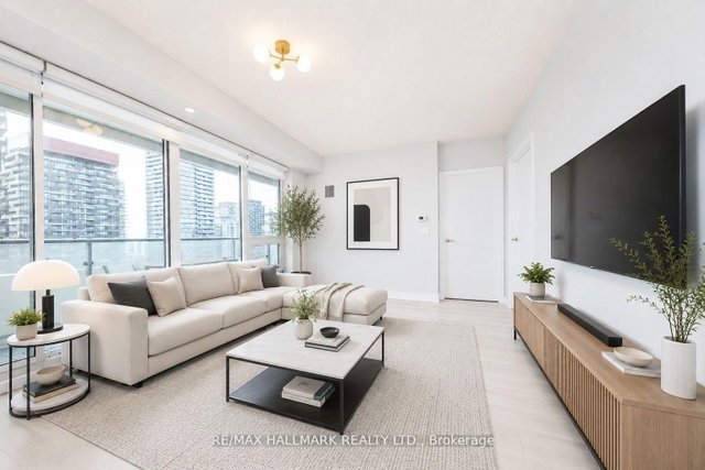 2211 - 2221 Yonge Street