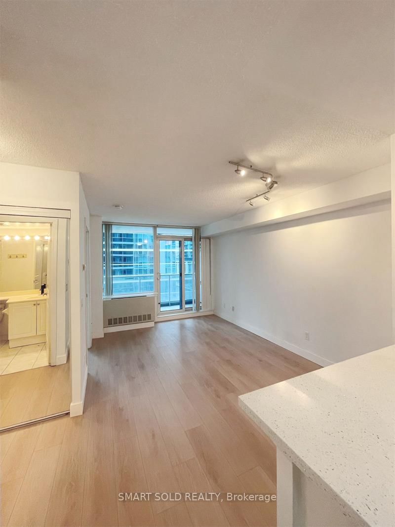 811 - 4978 Yonge Street