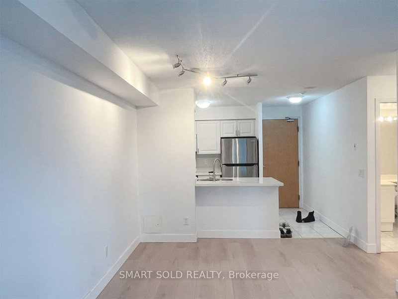 811 - 4978 Yonge Street