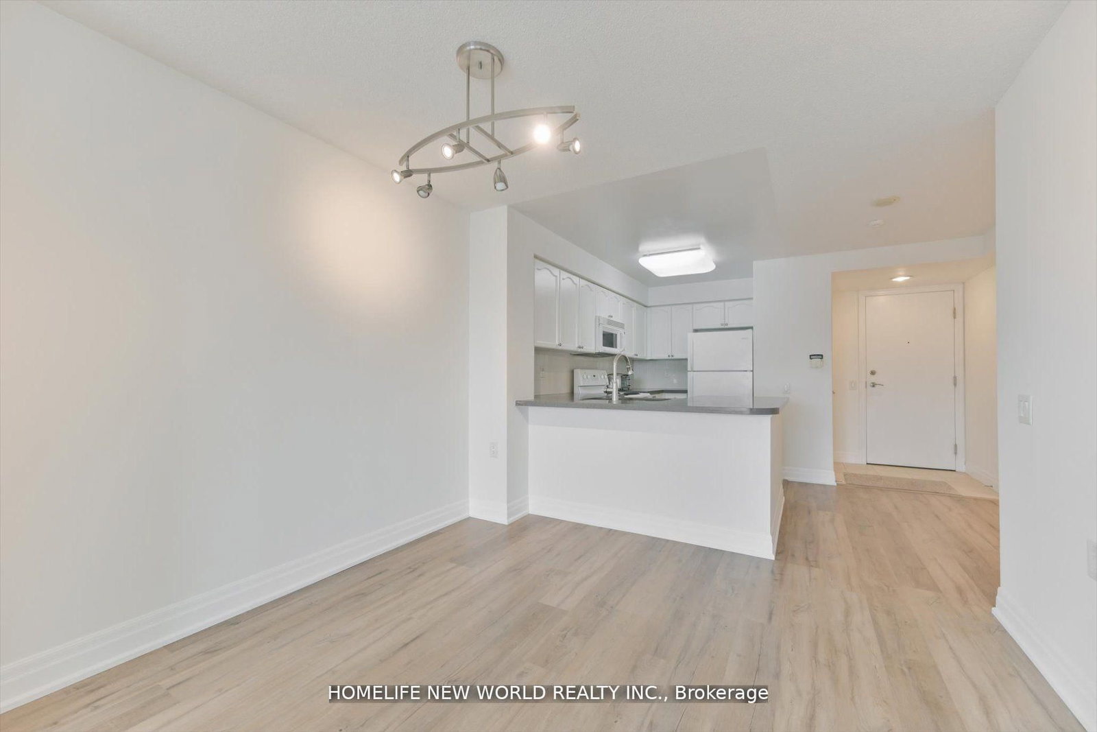 21 Hillcrest Avenue • #607 • Toronto, ON photo 11