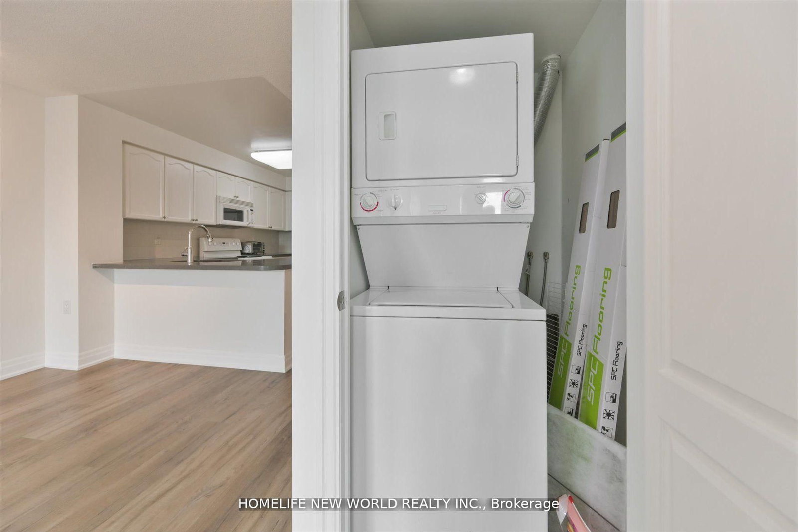 21 Hillcrest Avenue • #607 • Toronto, ON photo 15