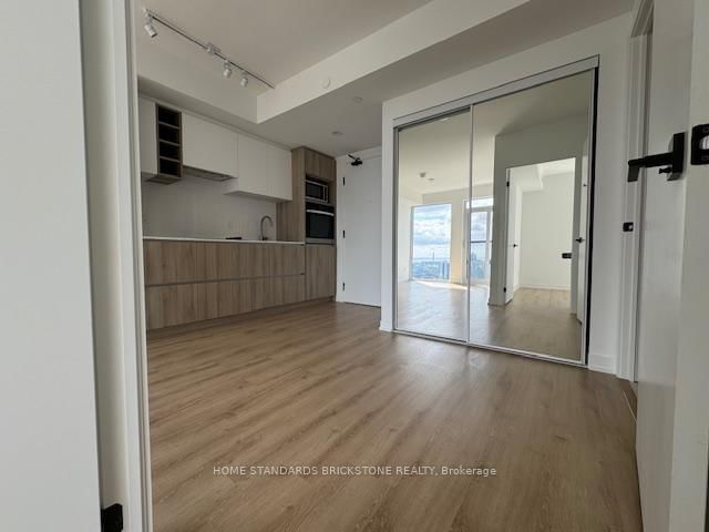 319 Jarvis Street, Unit 4011