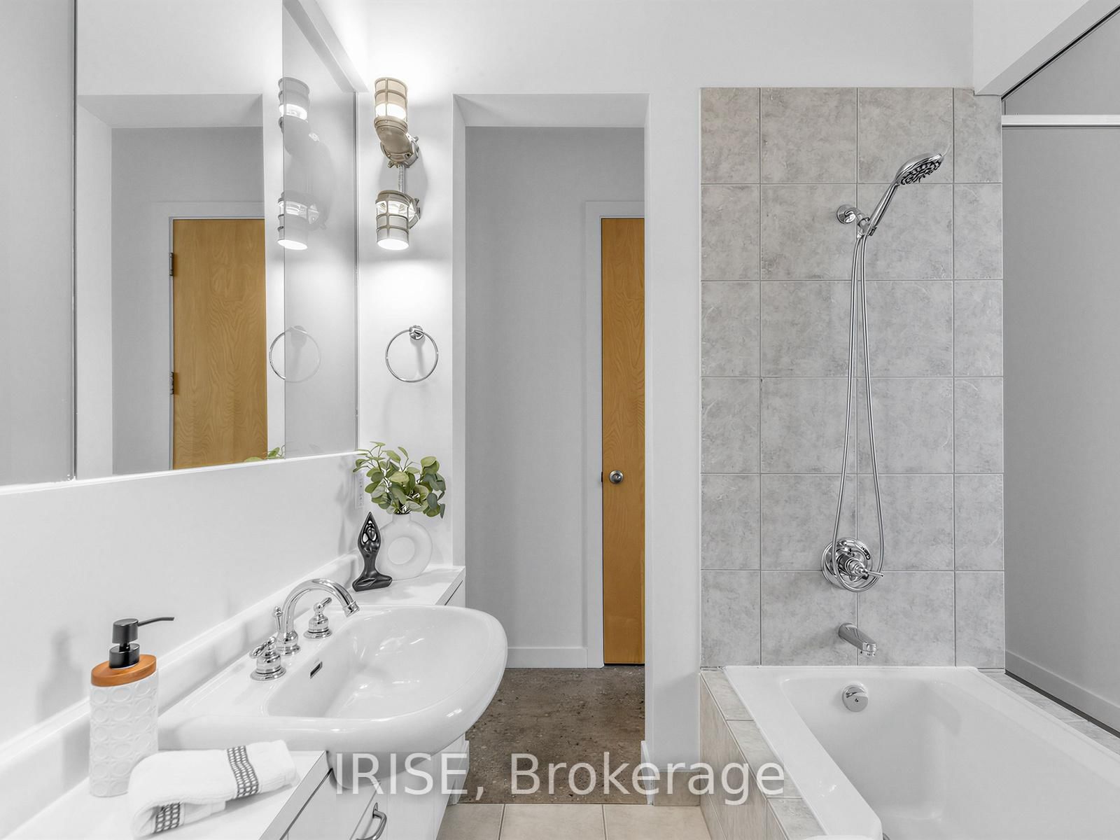 155 Dalhousie Street • #921 • Toronto, ON photo 21