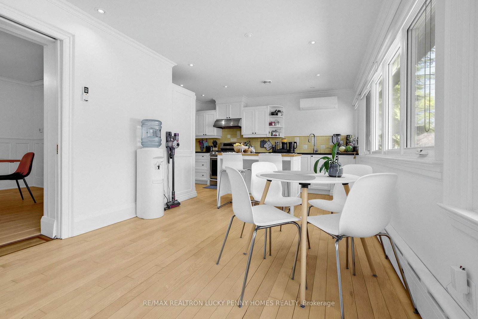 96 Whitehall Road • Toronto, ON photo 14