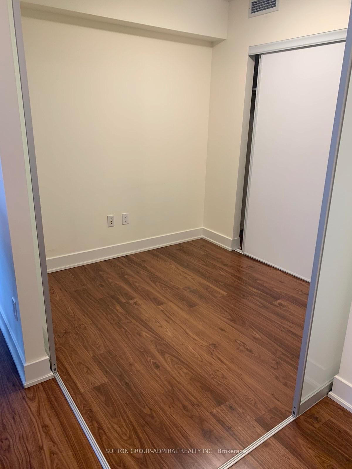 88 Sheppard Avenue E, Unit 902