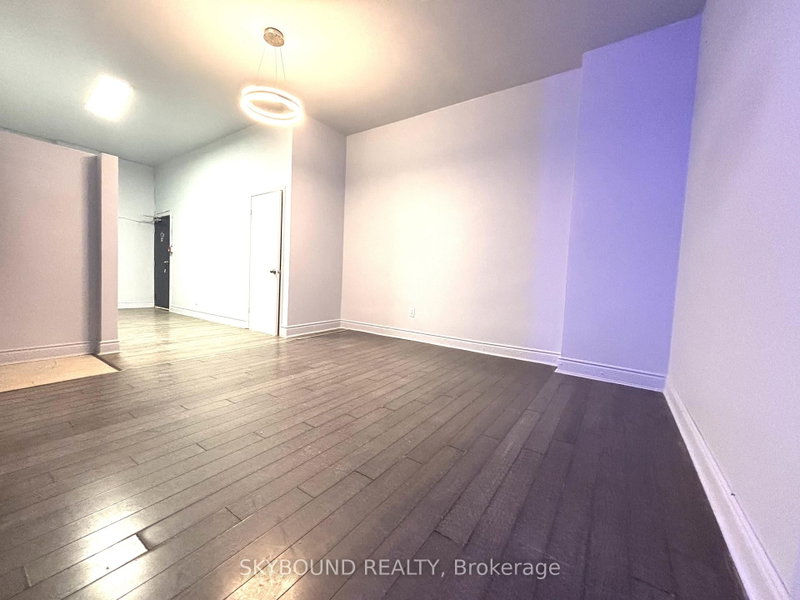 2A - 527 Queen Street W