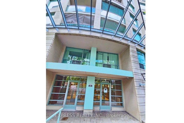 900 - 8 Pemberton Avenue