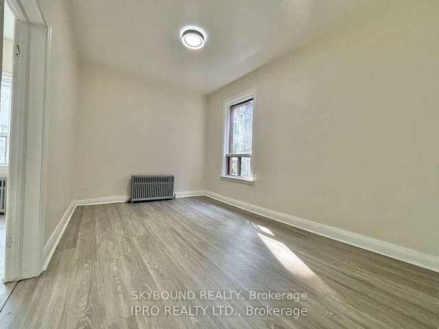 2B - 527 Queen Street W