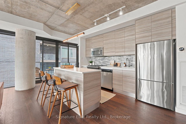 1316 - 111 Bathurst Street