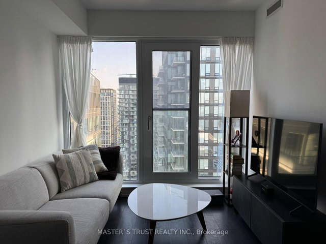 #5008 - 55 Mercer St Common